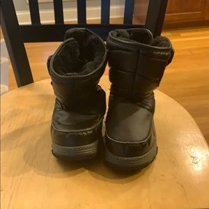 Size 9 kids winter boots